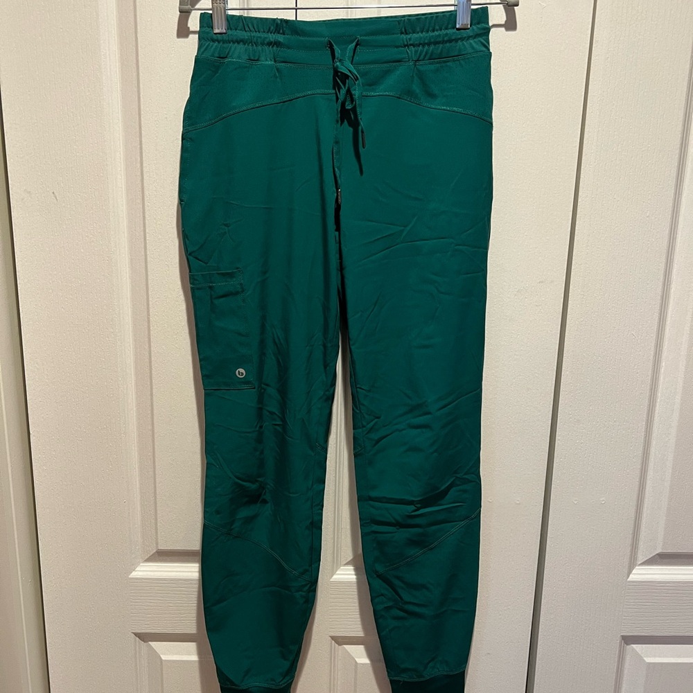 Scrub set - Picture 2 of 5
